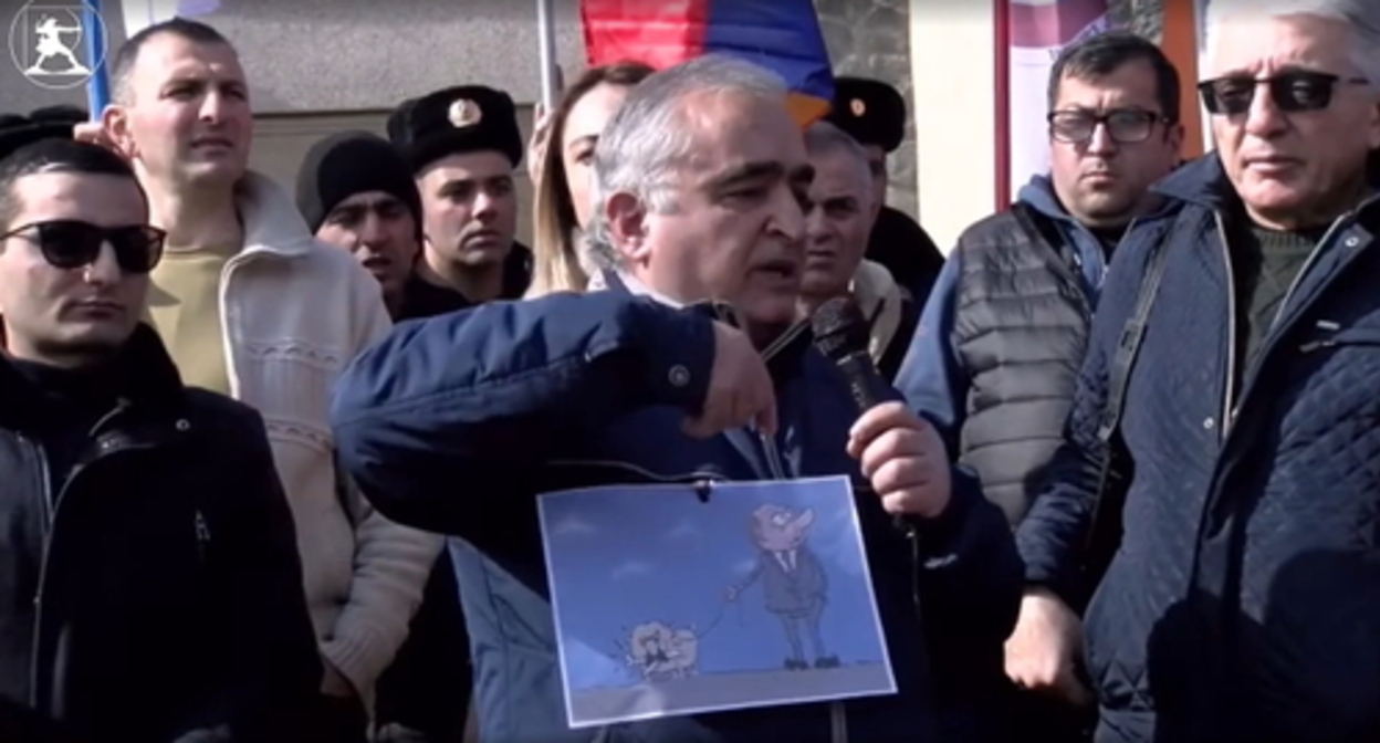 Participants of the rally held by the oppositional "National Democratic Pole" in Yerevan. Screenshot of the video https://www.facebook.com/watch/live/?ref=watch_permalink&amp;v=931435390878825