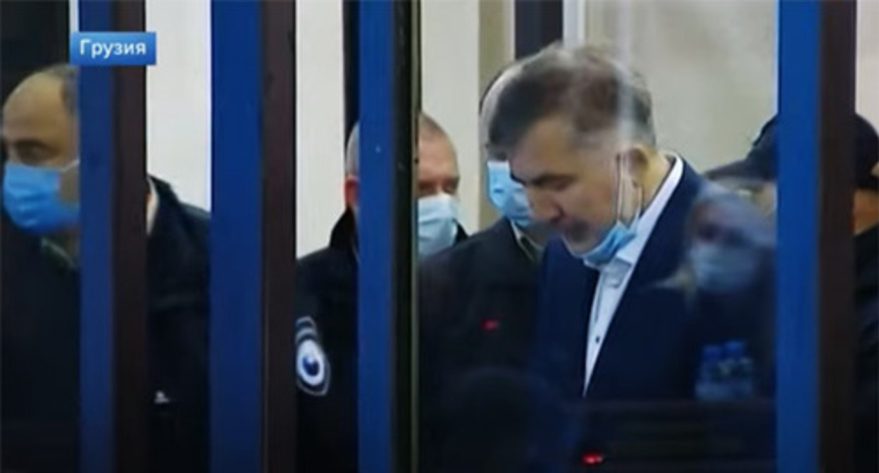 Mikhail Saakashvili (on the right) in the courtroom. Screenshot of the video by the News on First Channel https://www.youtube.com/watch?v=jtb5QF28d6Q