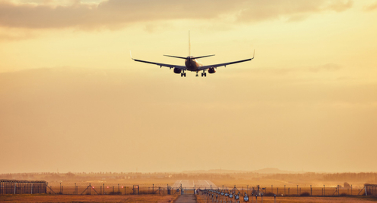 An airplane in the sky. Photo: ysn Benz from Pixabay website