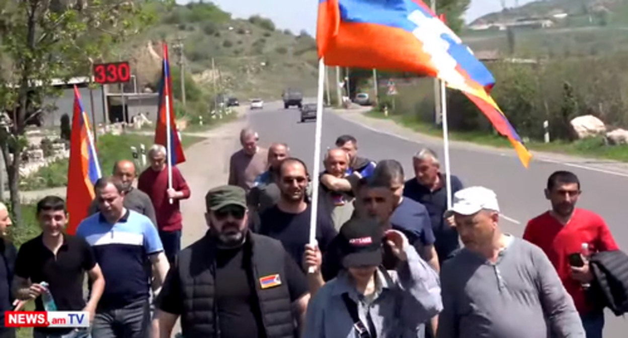 Opposition activists and their supporters hold a procession from the Tavush region of Armenia to Yerevan. Screenshot: https://www.youtube.com/watch?v=1fv9skd4yo0