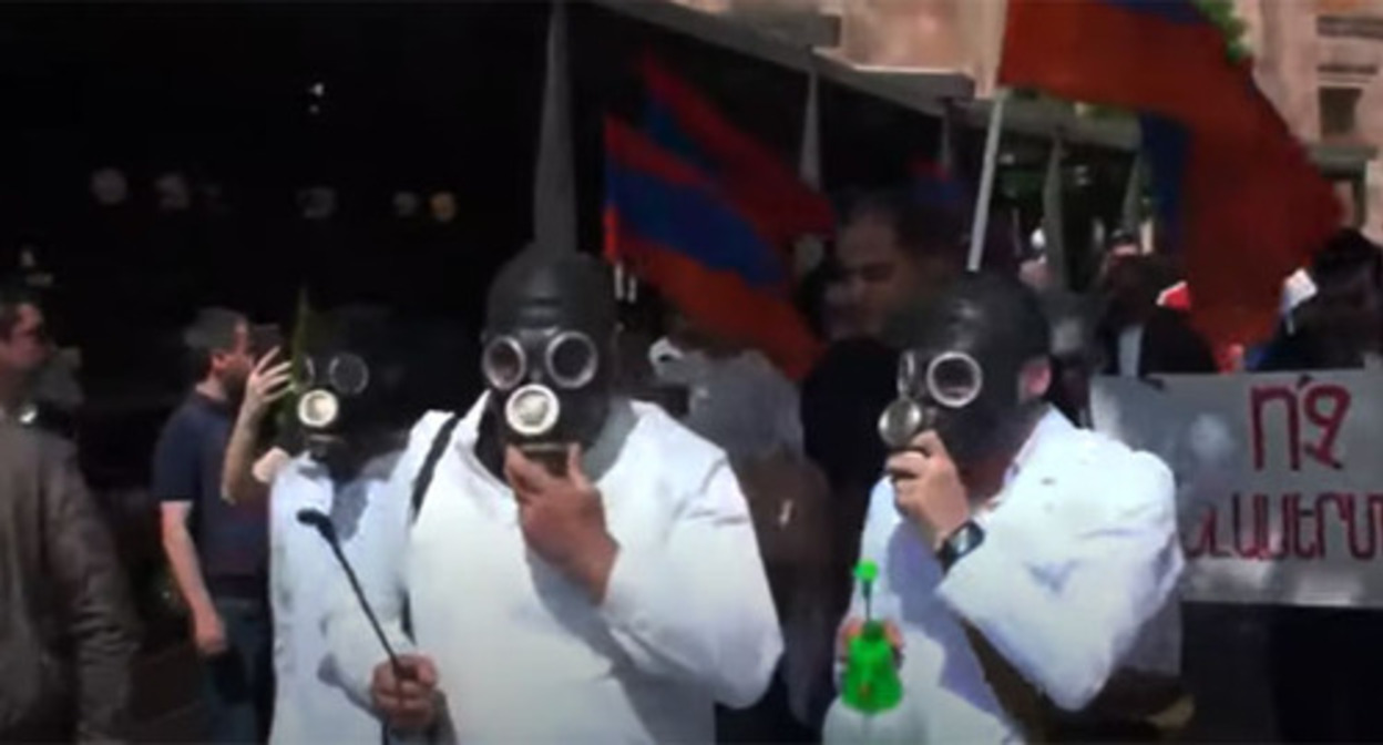 Participants of a rally demanding Nikol Pashinyan’s resignation. Screenshot: https://www.youtube.com/watch?v=jvXGsi2XYck