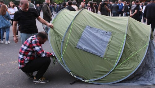 The opposition sets up tents in the central Yerevan. May 1, 2022. Photo by Tigran Petrosyan for the "Caucasian Knot"