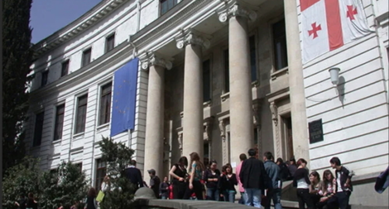 Students of the Tbilisi State University, photo: https://ge.vesti.news/studenty-ustroili-protestnoe-shestvie-tbilisi-16041616220079.htm