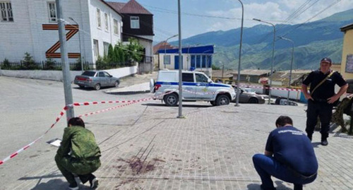 Law enforcers at the site of  the mass brawl in the village of Botlikh. Photo by the press service of the Investigation Department of Russia's Investigation Committee for Dagestan