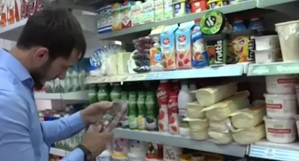 Shelves at a supermarket in Chechnya. Image made from video posted by ChGTRK ‘Grozny’ at: https://www.youtube.com/watch?v=GFqBPYXInOg&t=204s