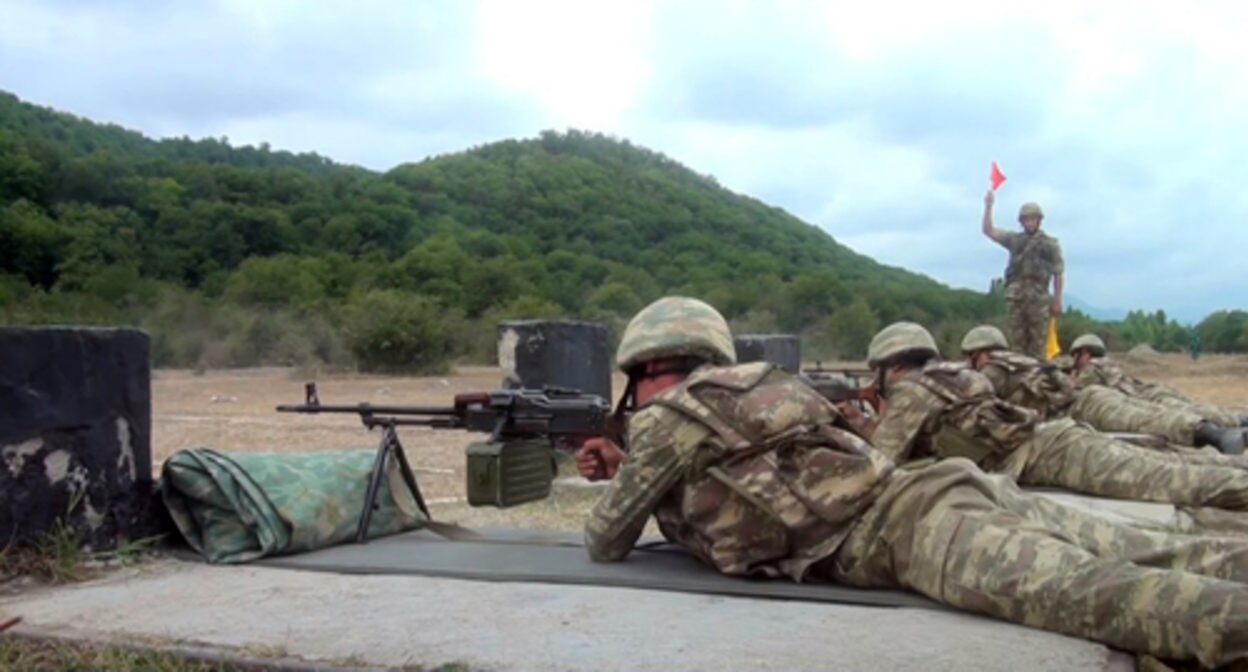 Azerbaijani soldiers take part in military exercises. Screenshot: https://www.youtube.com/watch?v=DP1itrLYMH4