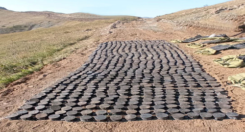 Clearing a minefield at the Sarybaba height. Photo: https://apa.az/ru/armiya/minoborony-na-vysote-sarybaba-obnaruzena-991-mina-ustanovlennaya-clenami-armyanskix-nezakonnyx-vooruzennyx-formirovanii-490451