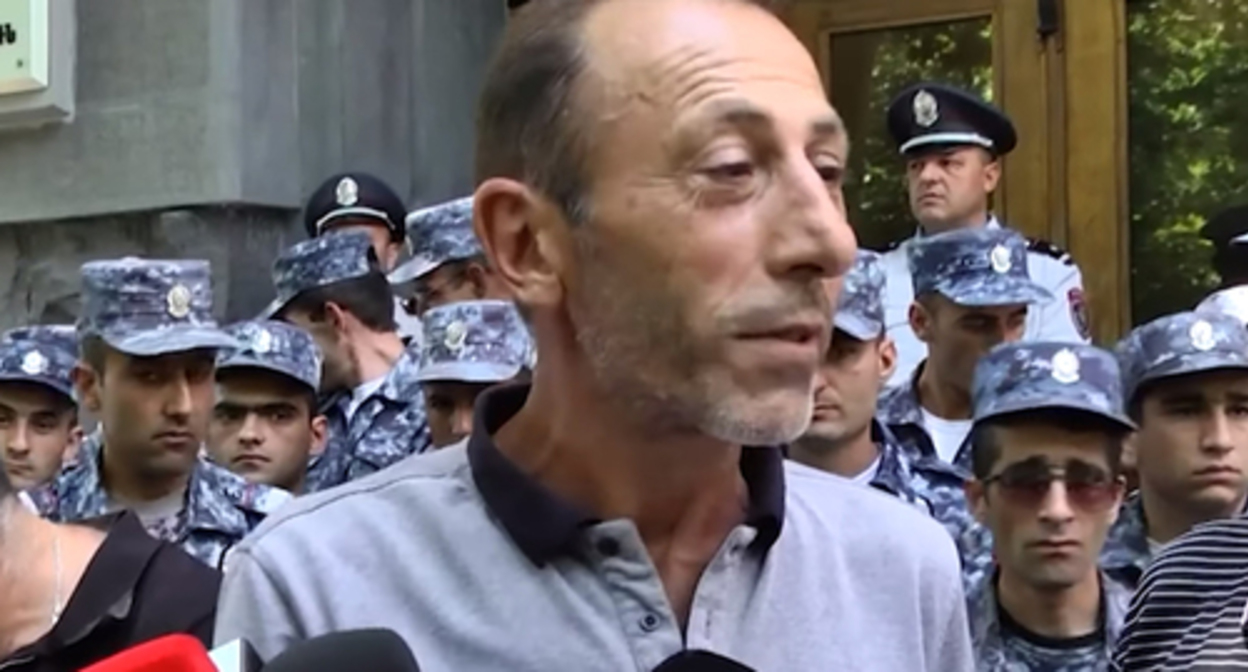 Parents of the military servicemen who perished in the autumn war of 2020 hold a protest action at the General Prosecutor’s Office, July 2022. Image made from video posted by Baku TV at: https://www.youtube.com/watch?v=6v-aTFwQ7Ac&t=1s