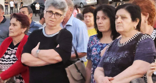 Participants of a protest action demanding resignation of high-ranking officials, Stepanakert, August 30, 2022. Photo by Alvard Grigoryan for the Caucasian Knot
