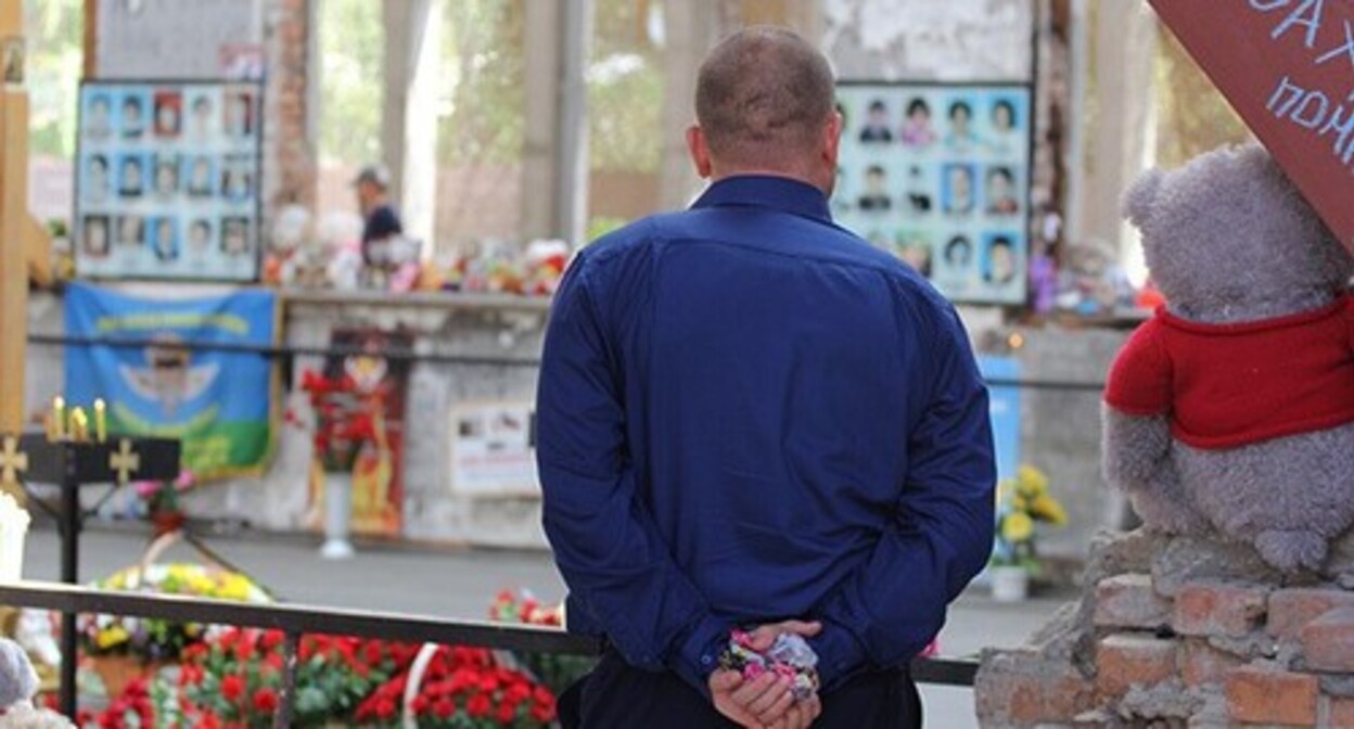 Memory watch dedicated to the victims of the terror attack on Beslan school, September 1, 2021. Photo by Tamara Agkatseva for the Caucasian Knot 