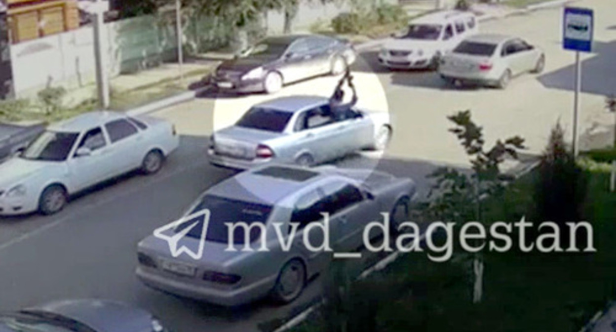 A man fired a submachine gun at a wedding party in Kizlyar. Screenshot of the video posted on the Telegram channel of the  Dagestani Ministry of Internal Affairs https://t.me/mvd_dagestan/2112