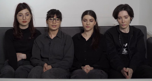 Patimat Magomedova, Khadizhat Khizrieva, Patimat Khizrieva, Aminat Gazimagomedova. Screenshot of the video https://www.youtube.com/watch?v=ciAE6SJOZB4
