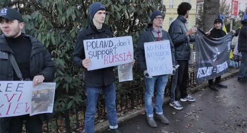 Protesters at a rally against Alvi Akiev's deportation. Photo: the "DOSh" outlet https://t.me/zhurnal_dosh/1062