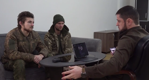 Akhmed Dudaev talking to the Ukrainian prisoners of war. Screenshot of the video posted on the Telegram channel of the Grozny Inform on February 11, 2023 https://t.me/groznyinform/18902