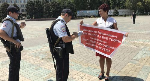 Larisa Bachieva at a solo picket. Makhachkala, July 19, 2019. Photo by Patimat Makhmudova for the "Caucasian Knot"