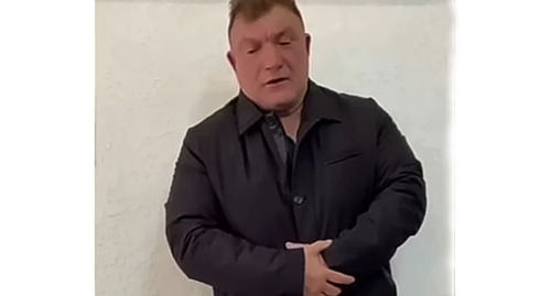 Movladi Mutaev, a resident of the village of Verkhniy Naur, during his video appeal. Screenshot of the video https://www.youtube.com/watch&amp;v=tT4H74id6vw
