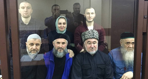 Ingush activists in the courtroom. Photo: www.mashr.org
