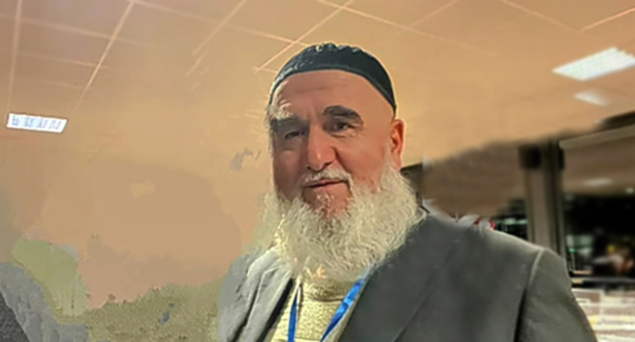 A father of Khusein Djambetov. Screenshot https://www.youtube.com/watch?v=VcIv5FPkgAA