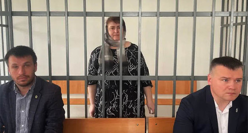 Zarema Musaeva in the courtroom. Photo from the Telegram channel "Krovavaya Barynya" (The Blood Lady)