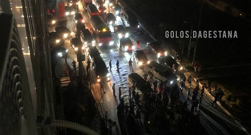 A protest action in Akushinsky Avenue in Makhachkala. Screenshot of the video https://vk.com/wall-74219800_2039161