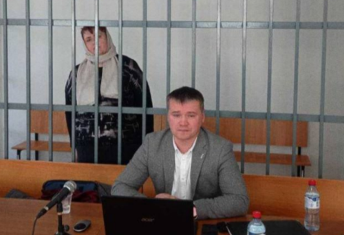 Alexander Savin at Zarema Musaeva's trial. Screenshot of the photo from the Telegram channel of the "Team against Torture" (included into the register of the foreign agents), published on October 19, 2023 https://t.me/no_torture/2915