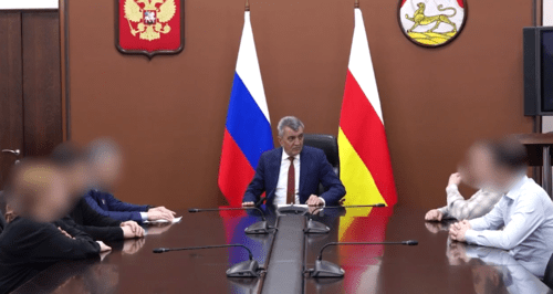 Sergey Menyailo at a meeting with the parents of the teenagers. Screenshot of a video by the press service of the administration of the head and the government of North Ossetia 11.03.24,https://t.me/alania_gov/11397