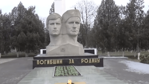 The monument to those who perished during the Great Patriotic War (WW II) in the town of Prokhladny. Screenshot of a video by the "Caucasian Knot" https://www.youtube.com/watch?v=SSq_so6nKnE&amp;t=62s