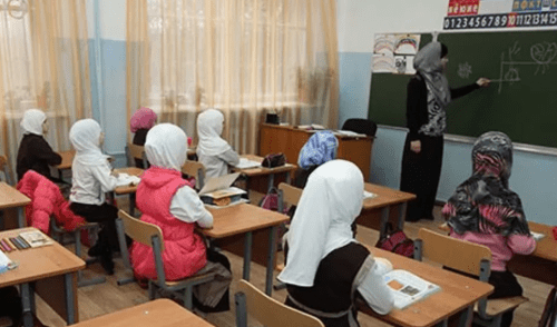 Girls wearing hijabs at school. Photo by the "Chernovik" (Rough Draft) https://chernovik.net/sites/default/files/styles/wide_1200_/public/2012/12/img_8613.jpg.webp?itok=IbDNb0MS