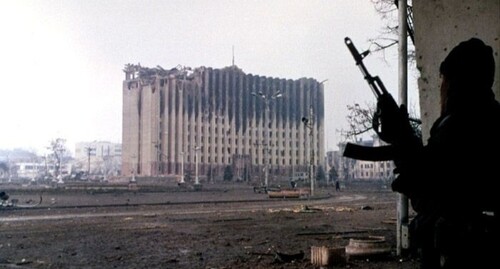 The Presidential Palace in Grozny after storming. January 1995. Photo: Mikhail Evstafyev https://memorialcenter.org/news/shturm-groznogo-31-dekabrya-1994-goda