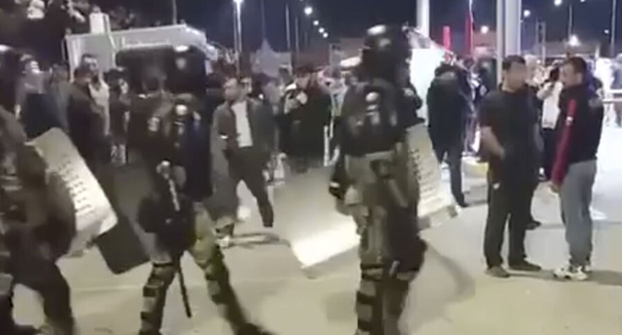 Riots in Makhachkala. October 2023. Screenshot of a video posted on the "Tut Kavkaz" (Caucasus Here) Telegram channel