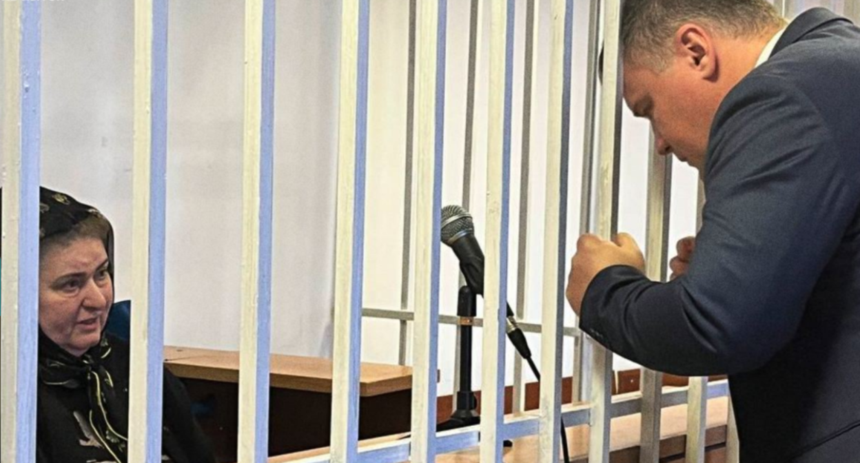 Zarema Musaeva and Alexander Nemov, an advocate. Screenshot of a photo posted on the Telegram channel of the "Team against Torture" (included into the register of foreign agents) on December 18, 2024 https://t.me/no_torture/3481