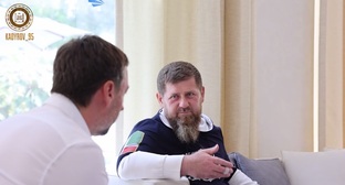 A meeting of Vladislav Bakalchuk and Ramzan Kadyrov. Screenshot of a video posted on the Telegram channel of the leader of Chechnya https://t.me/RKadyrov_95/4943