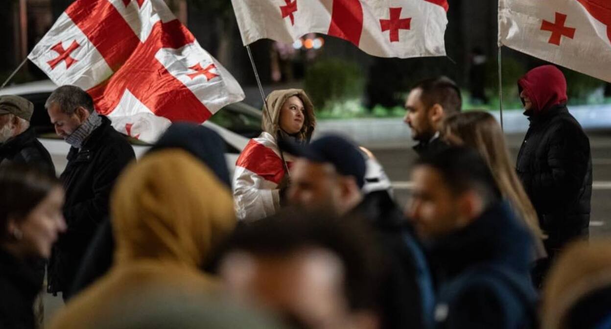 Protesters on Rustaveli Avenue. Photo: Mariam Kavshbaia / Publika Protesters on Rustaveli Avenue. Photo: Mariam Kavshbaia / Publika
