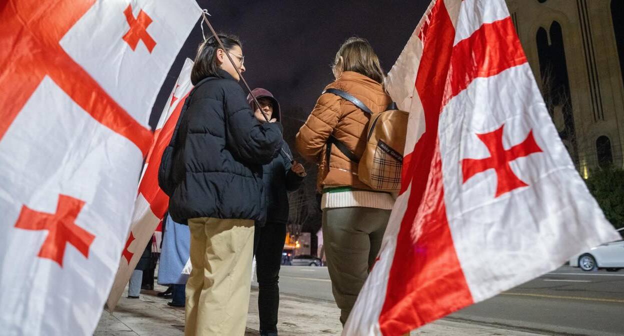 Protesters on Rustaveli Avenue. Photo: Nino Kikvadze / Publika Protesters on Rustaveli Avenue. Photo: Nino Kikvadze / Publika