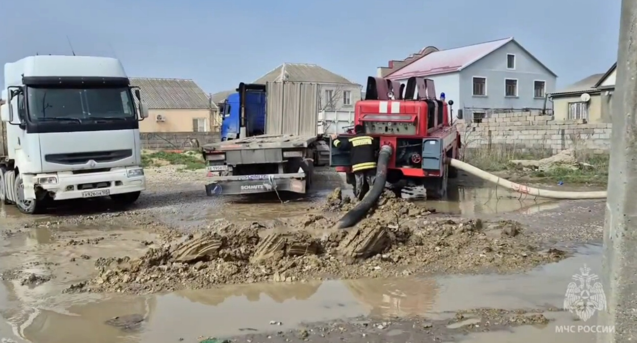 The aftermath of the flood in Dagestan. Still from the Ministry of Emergency Situations video: https://t.me/mchsdagestan/16964 The aftermath of the flood in Dagestan. Still from the Ministry of Emergency Situations video: https://t.me/mchsdagestan/16964